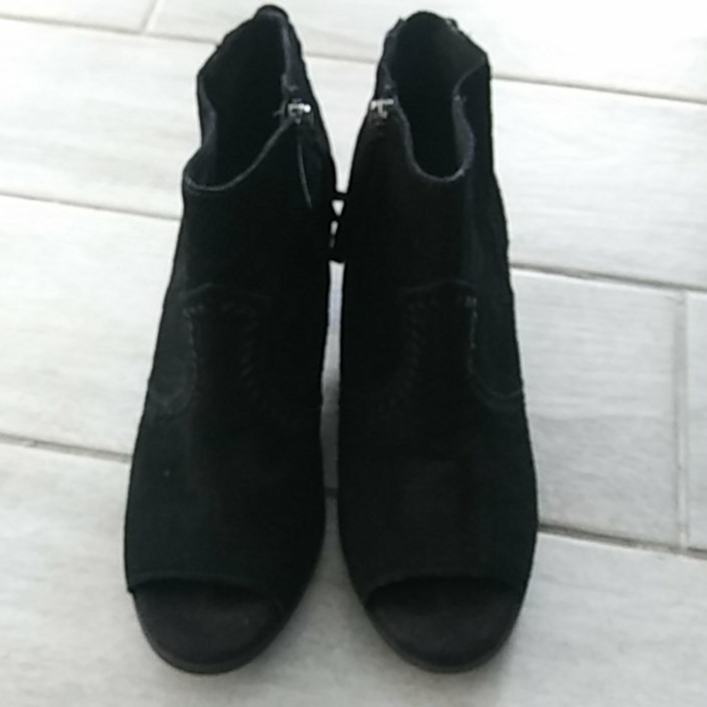 Minnetonka Black Booties